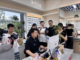 1182项目AI引擎：零成本秒出爆款图，世界超市的生意经被它撕碎了